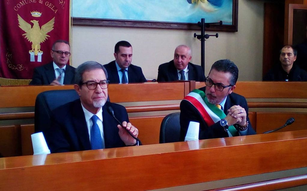 Il presidente della Regione Sicilia Nello Musumeci, con il commissario straordinario Saro Arena | Gela le Radici del Futuro